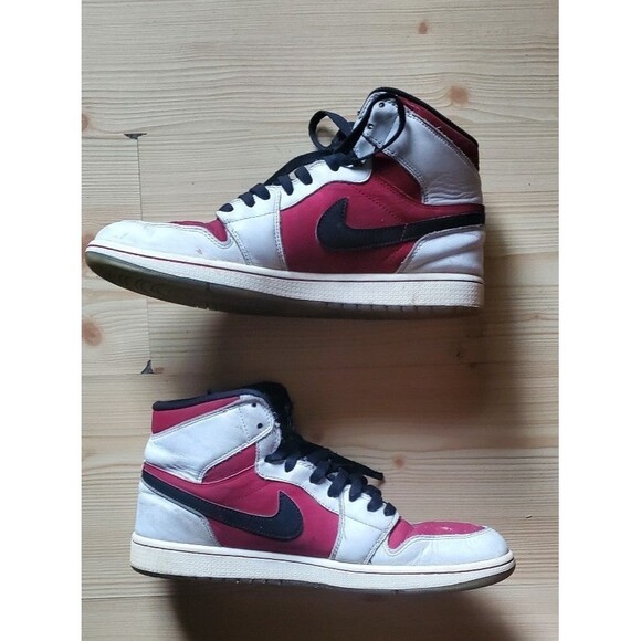 2014 Nike Air Jordan 1 Retro High OG Carmine Men’s Size 11 555088-123